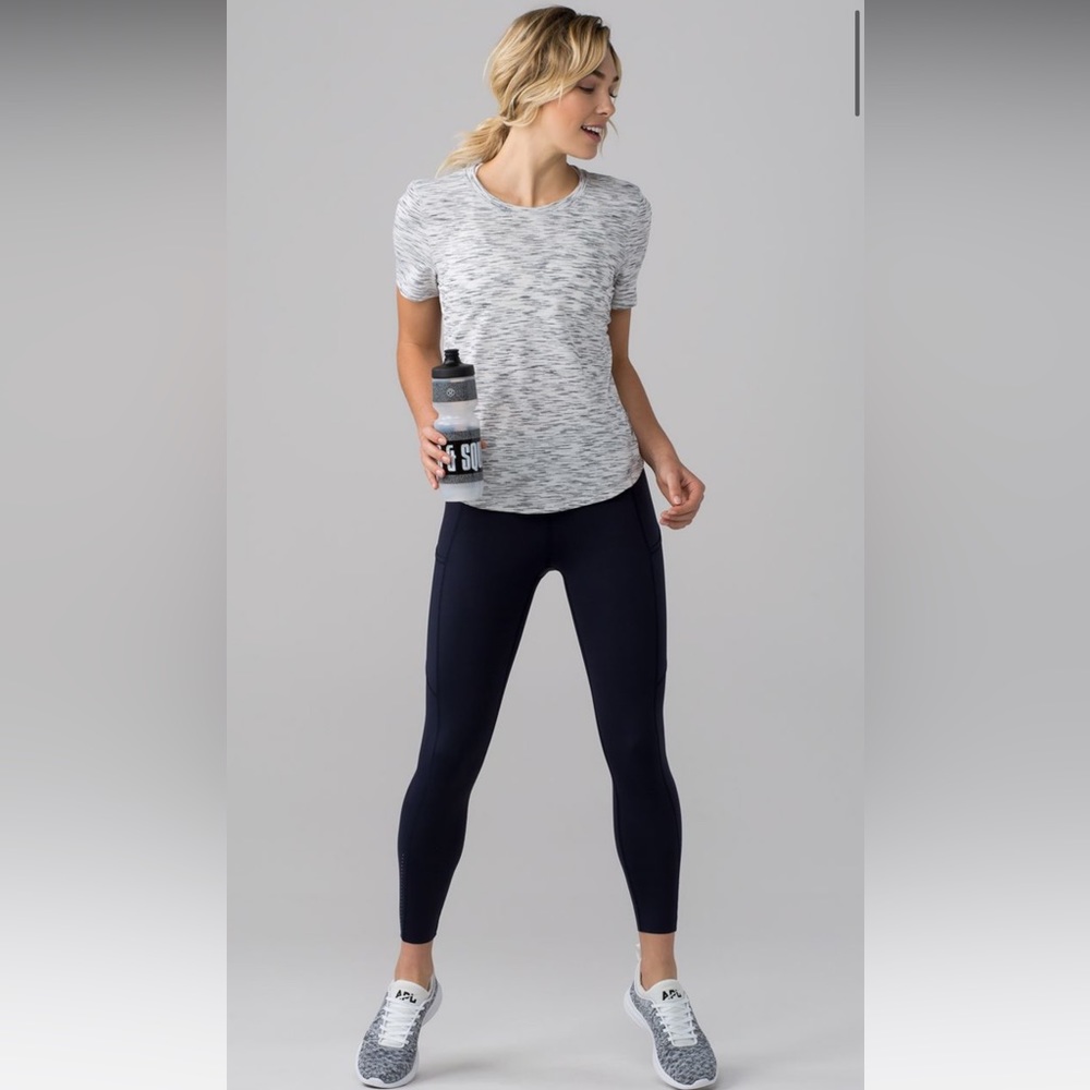 Lululemon Long Distance Short Sleeve
Tiger Space Dye Black White